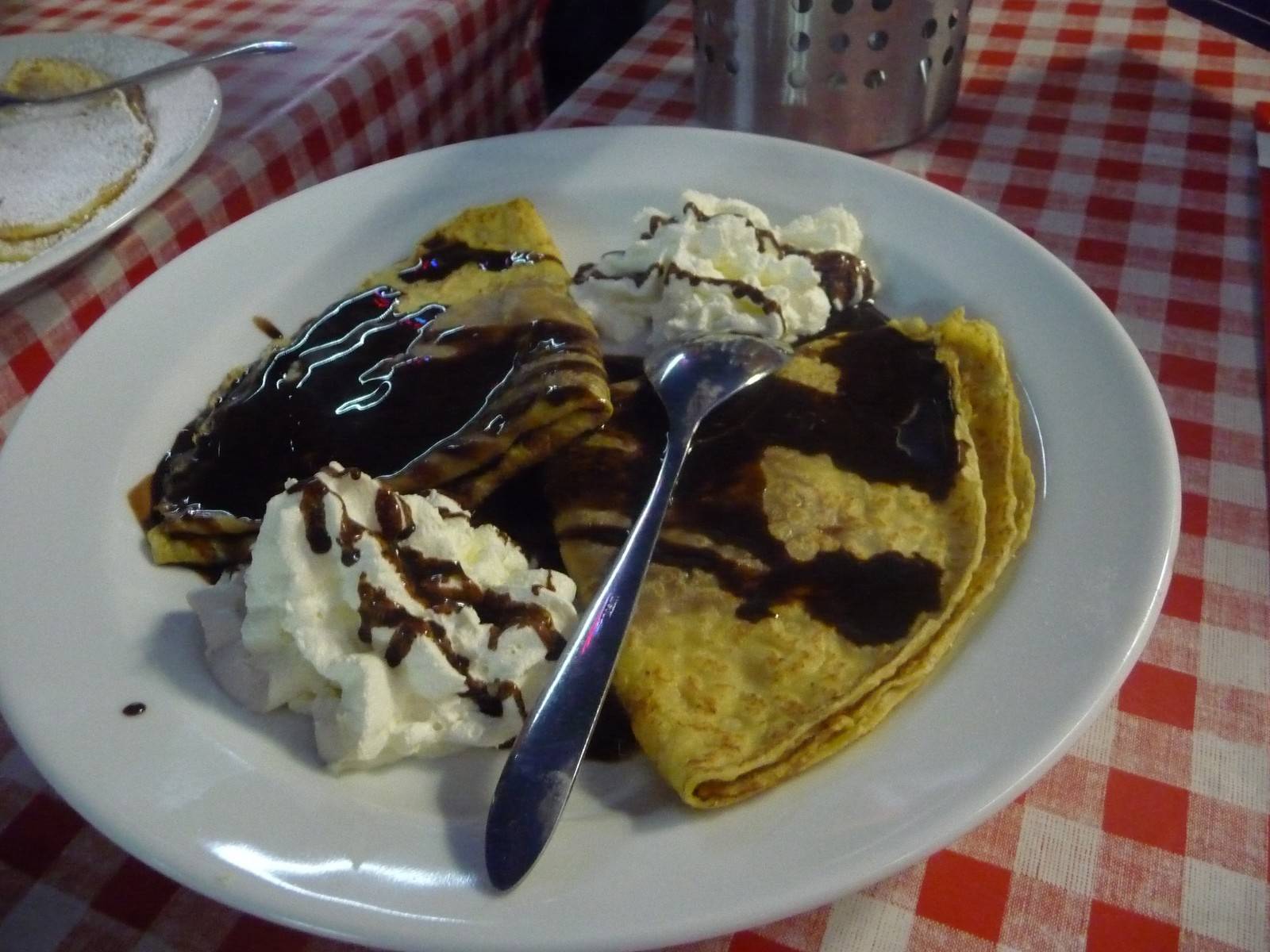 Crepes mit Schoko-Nuss-Fülle