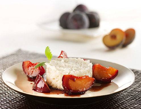 Kokosreis mit karamellisierten Pflaumen Rezept - ichkoche.de