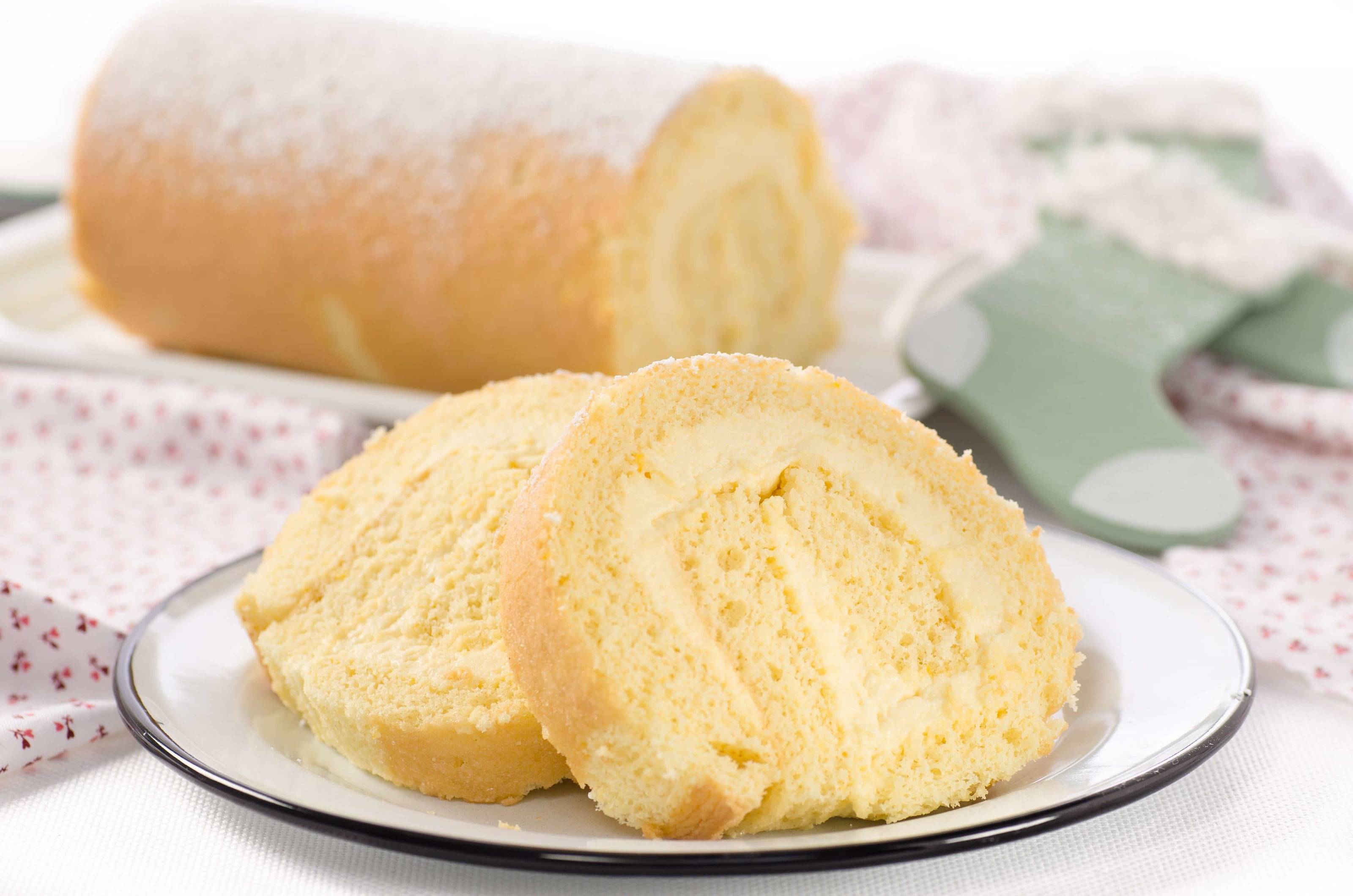 Glühwein-Biskuitroulade Glühwein-Biskuitroulade