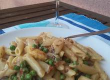 Schinken-Rahm-Penne mit Erbsen an Spargelragout Schinken-Rahm-Penne mit Erbsen an Spargelragout
