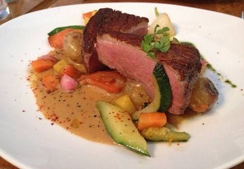 Entenbrust mit Gänselebersauce und Birnen-Kartoffel-Gratin Rezept ... Entenbrust mit Gänselebersauce und Birnen-Kartoffel-Gratin Rezept ...