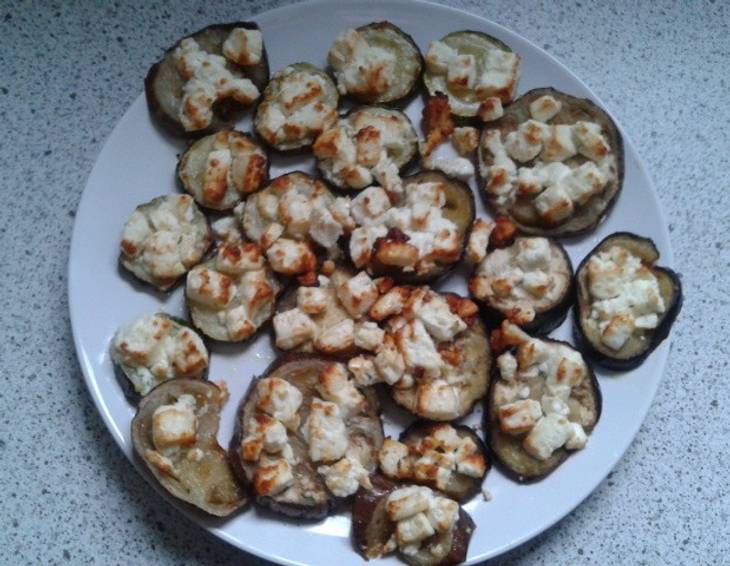 Melanzani und Zucchini mit Feta Melanzani und Zucchini mit Feta