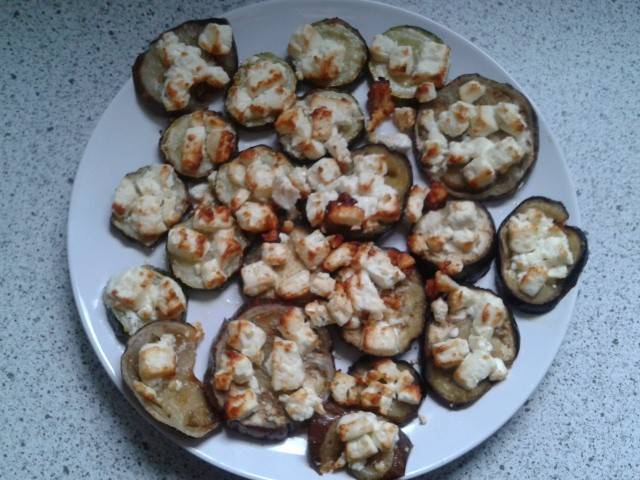 Melanzani und Zucchini mit Feta Rezept - ichkoche.ch Melanzani und Zucchini mit Feta Rezept - ichkoche.ch