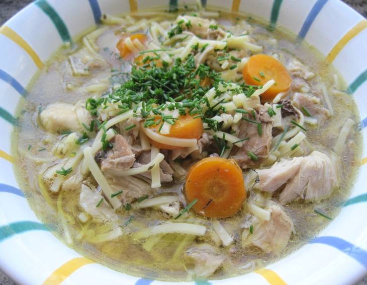 Hühnersuppe aus dem Druckkochtopf