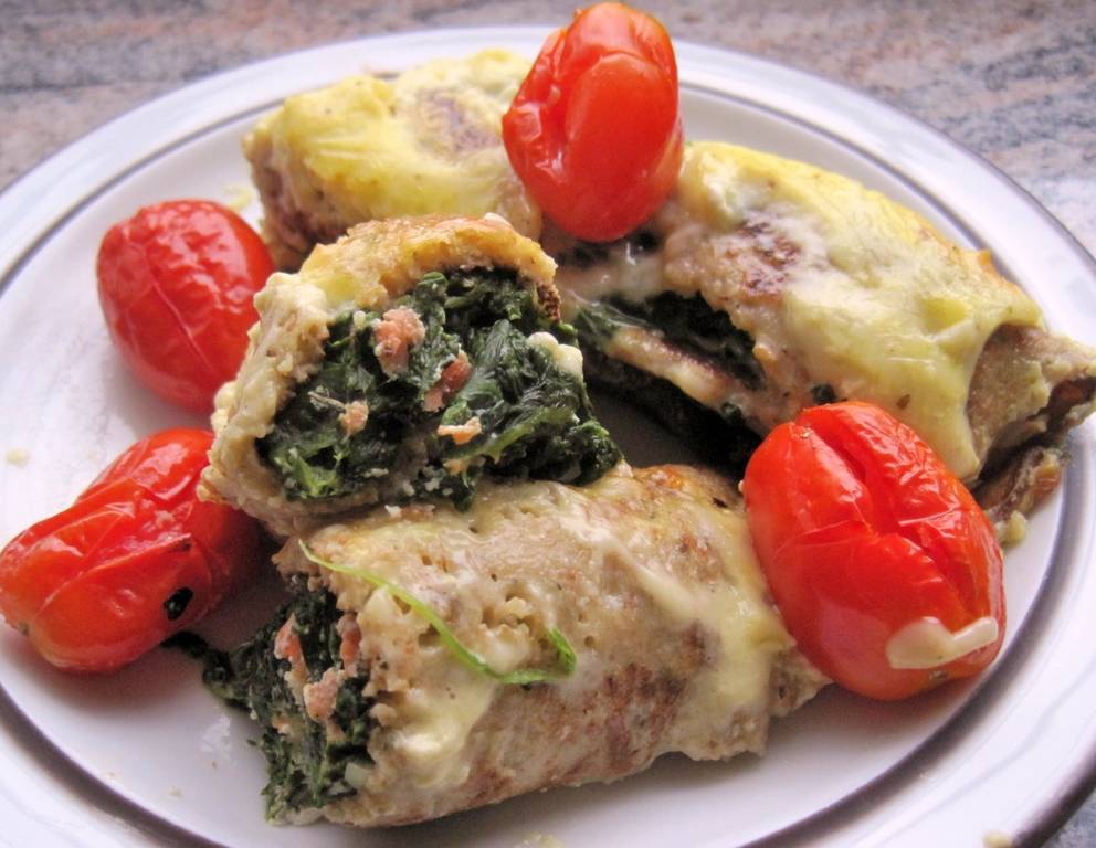 Vollkornpalatschinken mit pikanter Füllung Vollkornpalatschinken mit pikanter Füllung