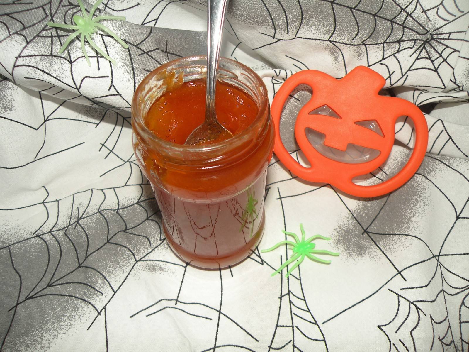 Kürbismarmelade zu Halloween