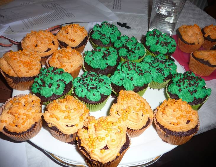 Hallow-Cupcakes Hallow-Cupcakes