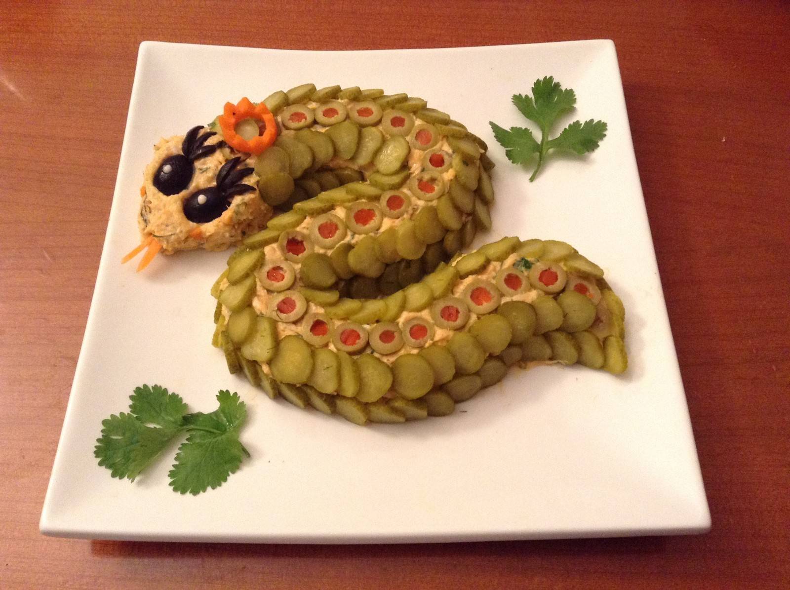 Halloween-Aufstrich Schlange Rezept - ichkoche.ch