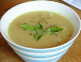 Erdmandel-Zwiebel-Suppe Erdmandel-Zwiebel-Suppe