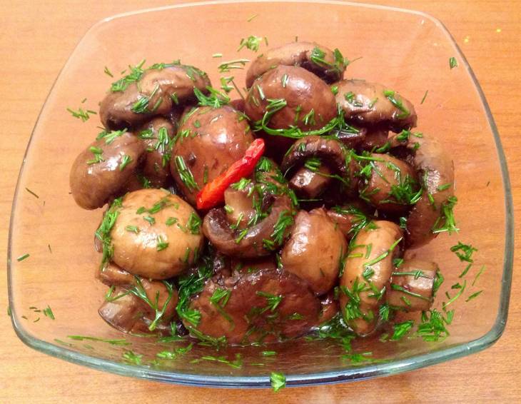 Scharf marinierte Champignons Scharf marinierte Champignons