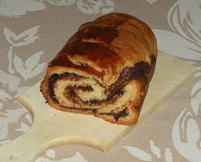 Germkuchen mit Kakaofülle