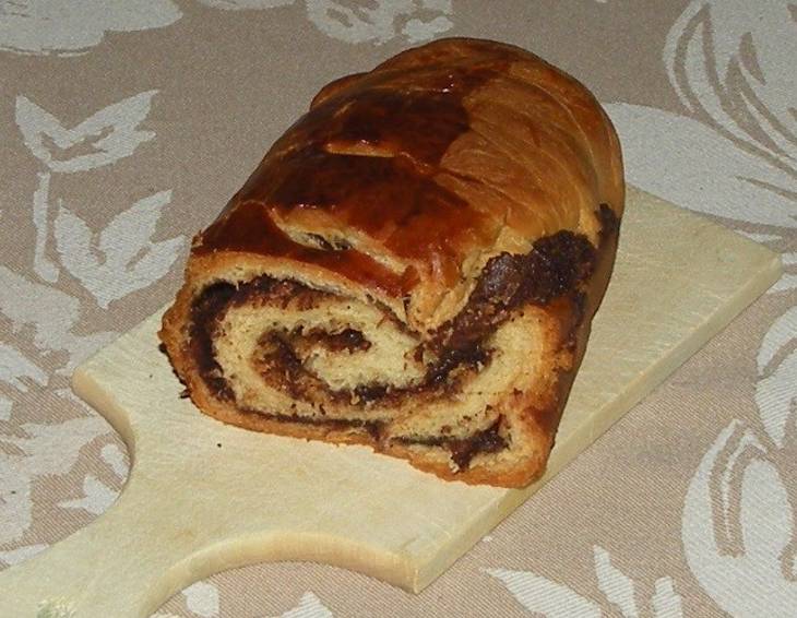 Germkuchen mit Kakaofülle