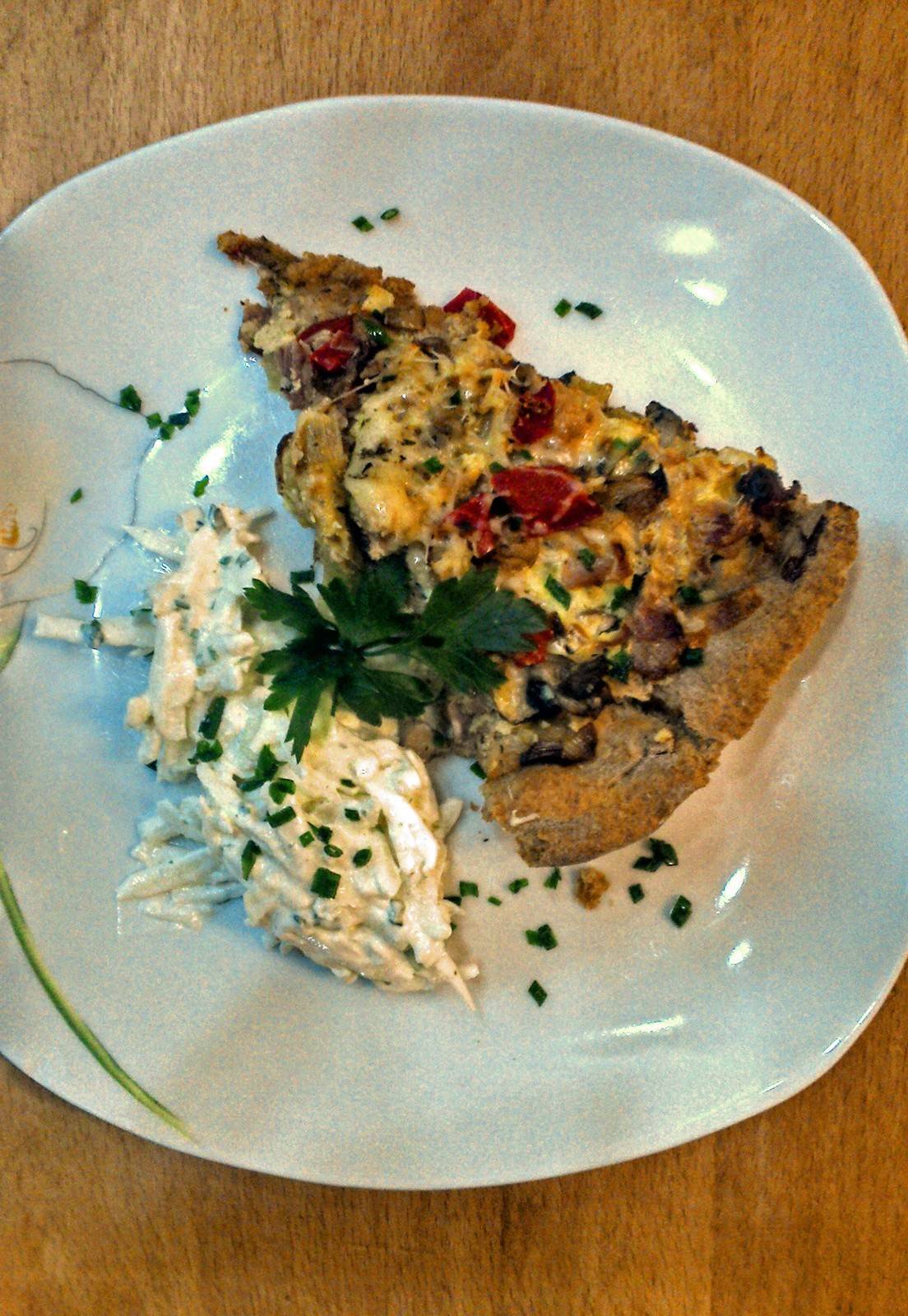 Champignon-Quiche mit Kohlrabisalat
