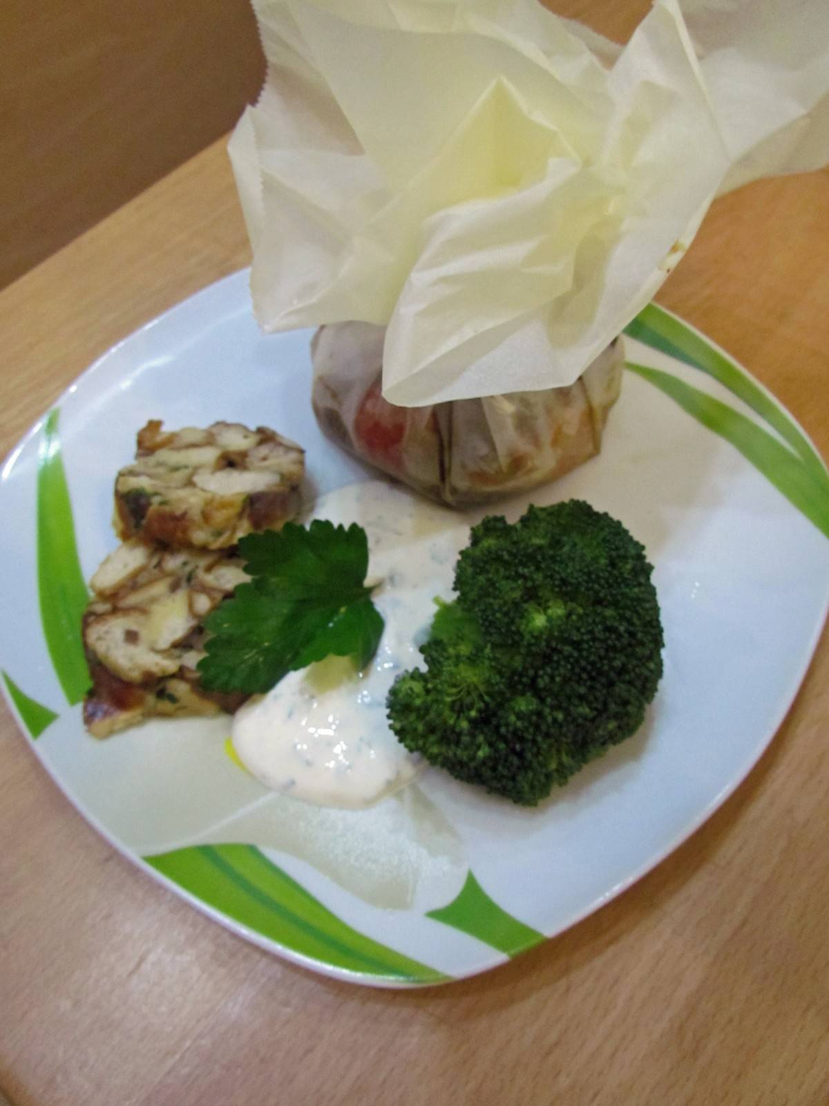 Hähnchen im Päckchen mit Laugen-Serviettenknödel