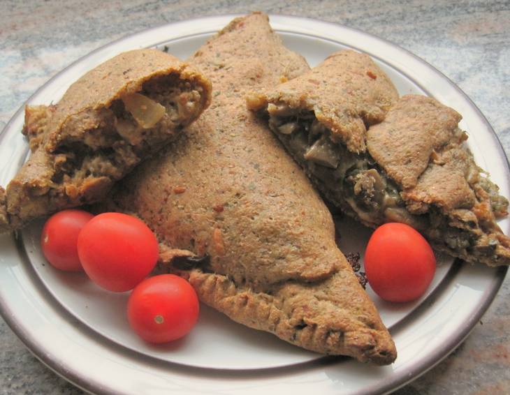 Pizzataschen mit zweierlei Fülle