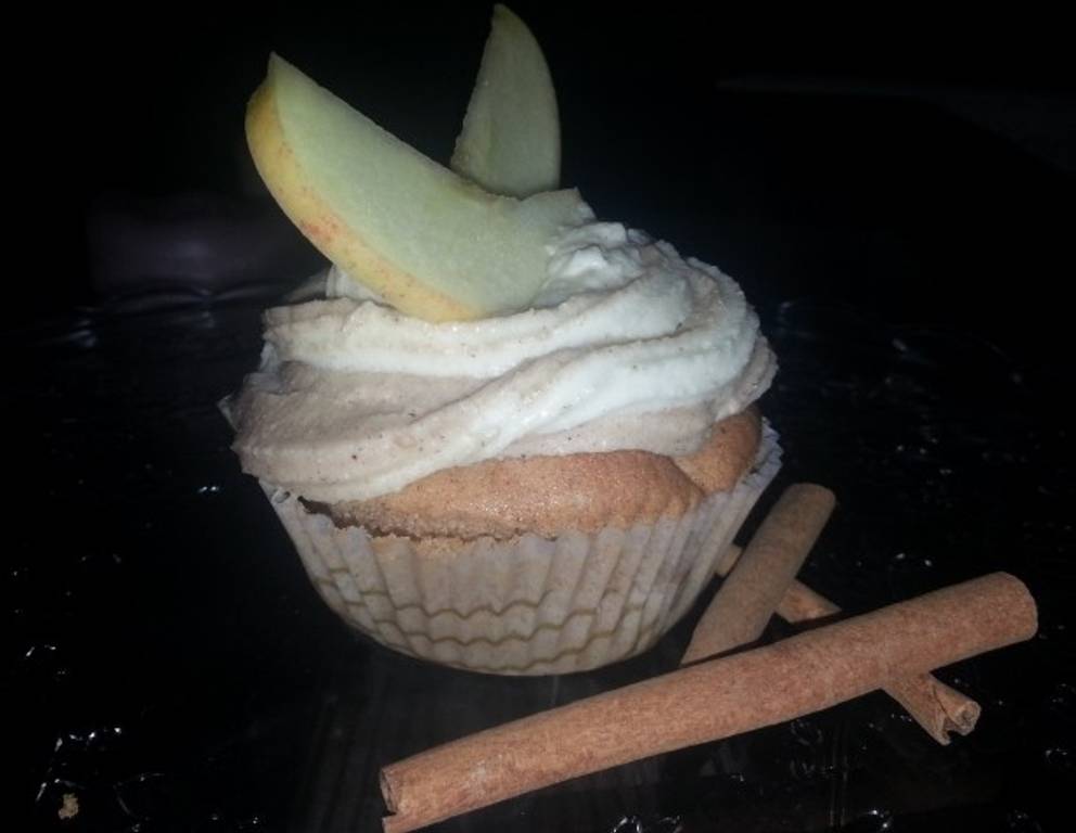 Apfel-Zimt-Cupcakes mit Vanille-Zimt Swirl-Topping Apfel-Zimt-Cupcakes mit Vanille-Zimt Swirl-Topping