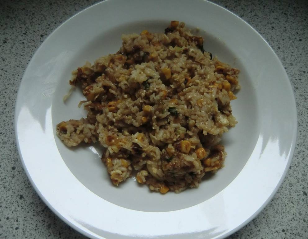 Gebratener Gemüse-Eier-Reis Gebratener Gemüse-Eier-Reis