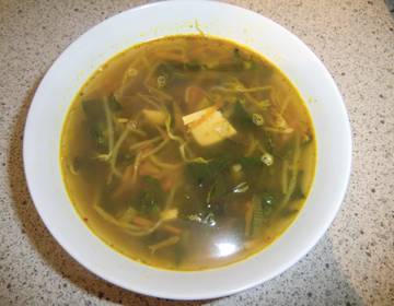 Chinesische Tofu-Gemüsesuppe Chinesische Tofu-Gemüsesuppe