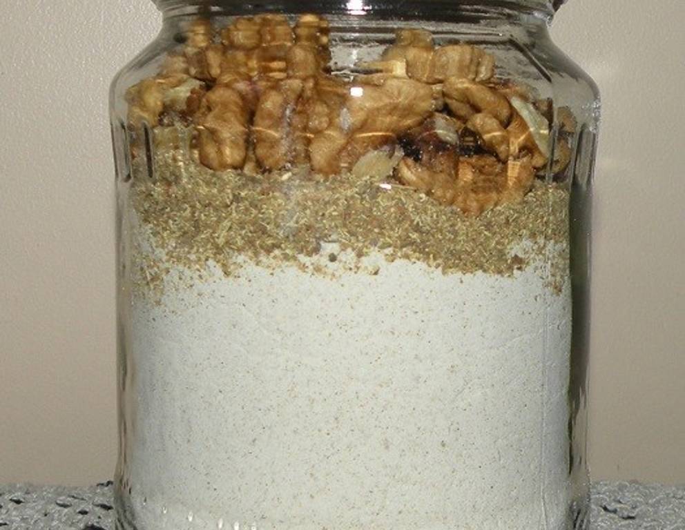 Nussbrot-Backmischung als Geschenk Nussbrot-Backmischung als Geschenk