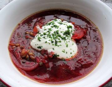 Rote Rüben-Suppe aus dem Druckkochtopf Rote Rüben-Suppe aus dem Druckkochtopf