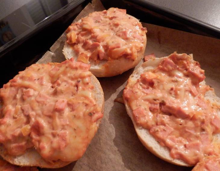 Orange Pizzaweckerl Orange Pizzaweckerl
