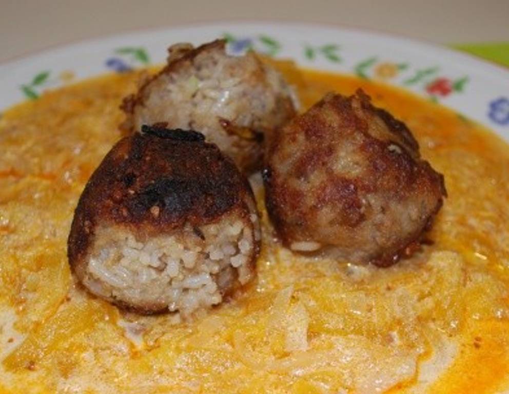 Kürbisgemüse mit Fleisch-Reis-Bällchen Kürbisgemüse mit Fleisch-Reis-Bällchen