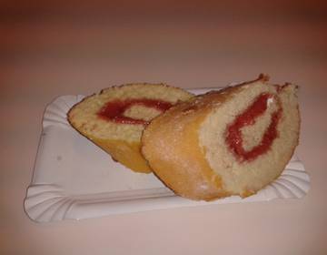 Erdbeer-Apfelmus Roulade Erdbeer-Apfelmus Roulade