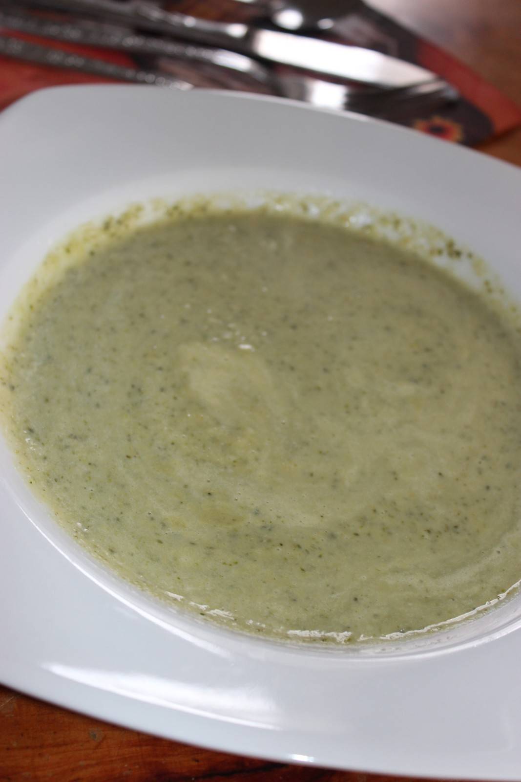Brokkolicremesuppe Rezept - ichkoche.ch
