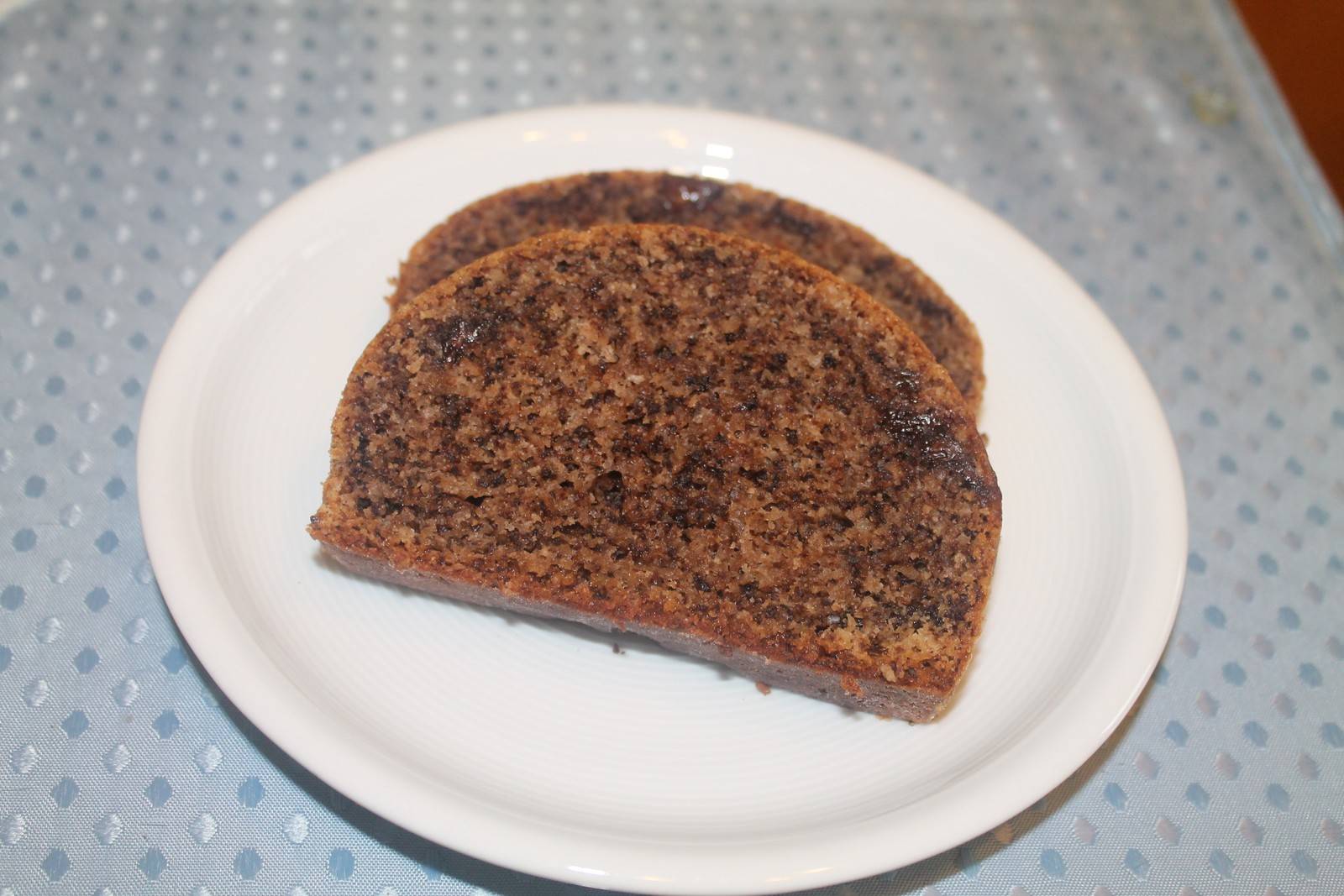 Walnusskuchen mit Schokostückchen