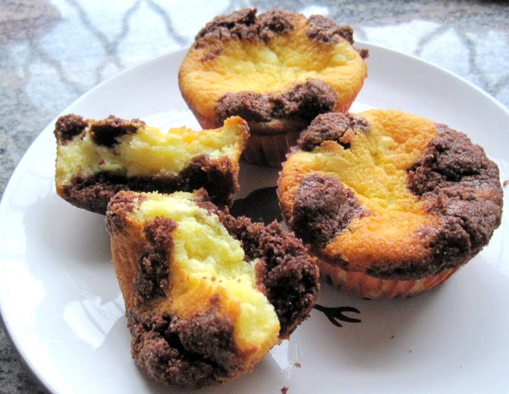 Vollkornmuffins mit Kakao und Topfen Vollkornmuffins mit Kakao und Topfen