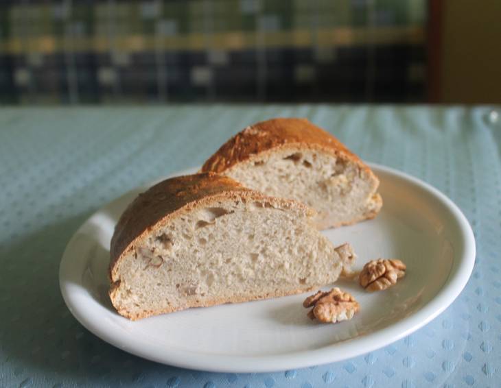 Weizen-Hirse-Nuss-Brot