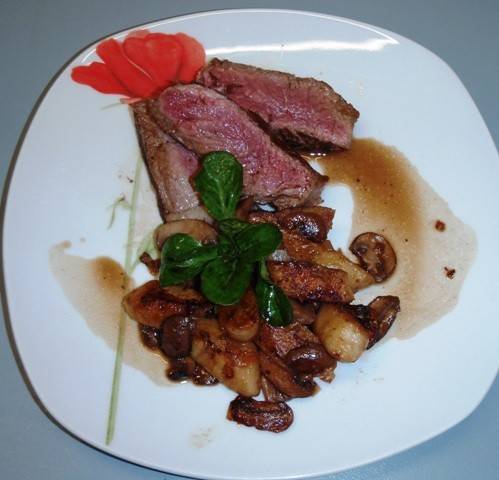 T-Bone Steak mit Champignon-Gnocchi