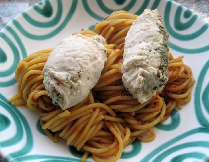 Putenrouladen mit Tomatennudeln Putenrouladen mit Tomatennudeln
