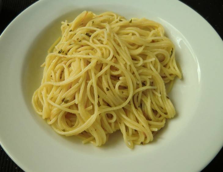 Spaghetti aglio e olio nach Art des Hauses