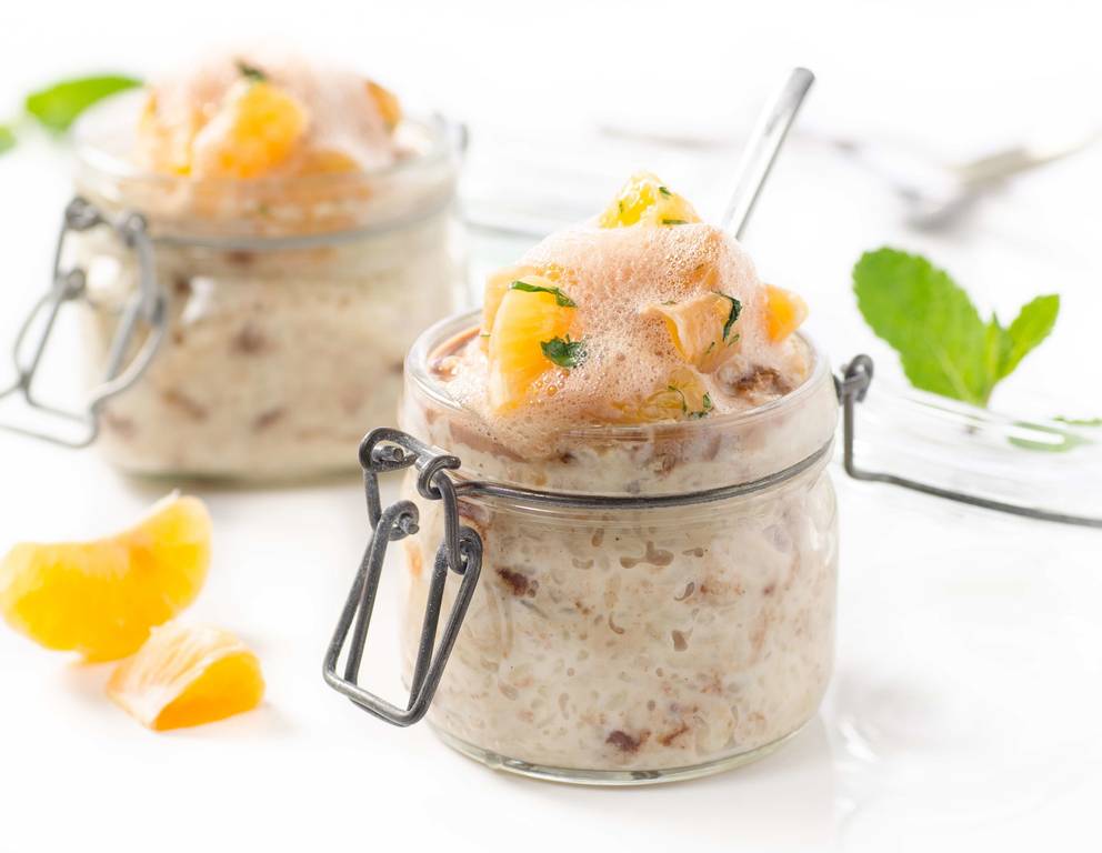 Milchreis mit Mandarinen-Salat und Schokoschaum Milchreis mit Mandarinen-Salat und Schokoschaum