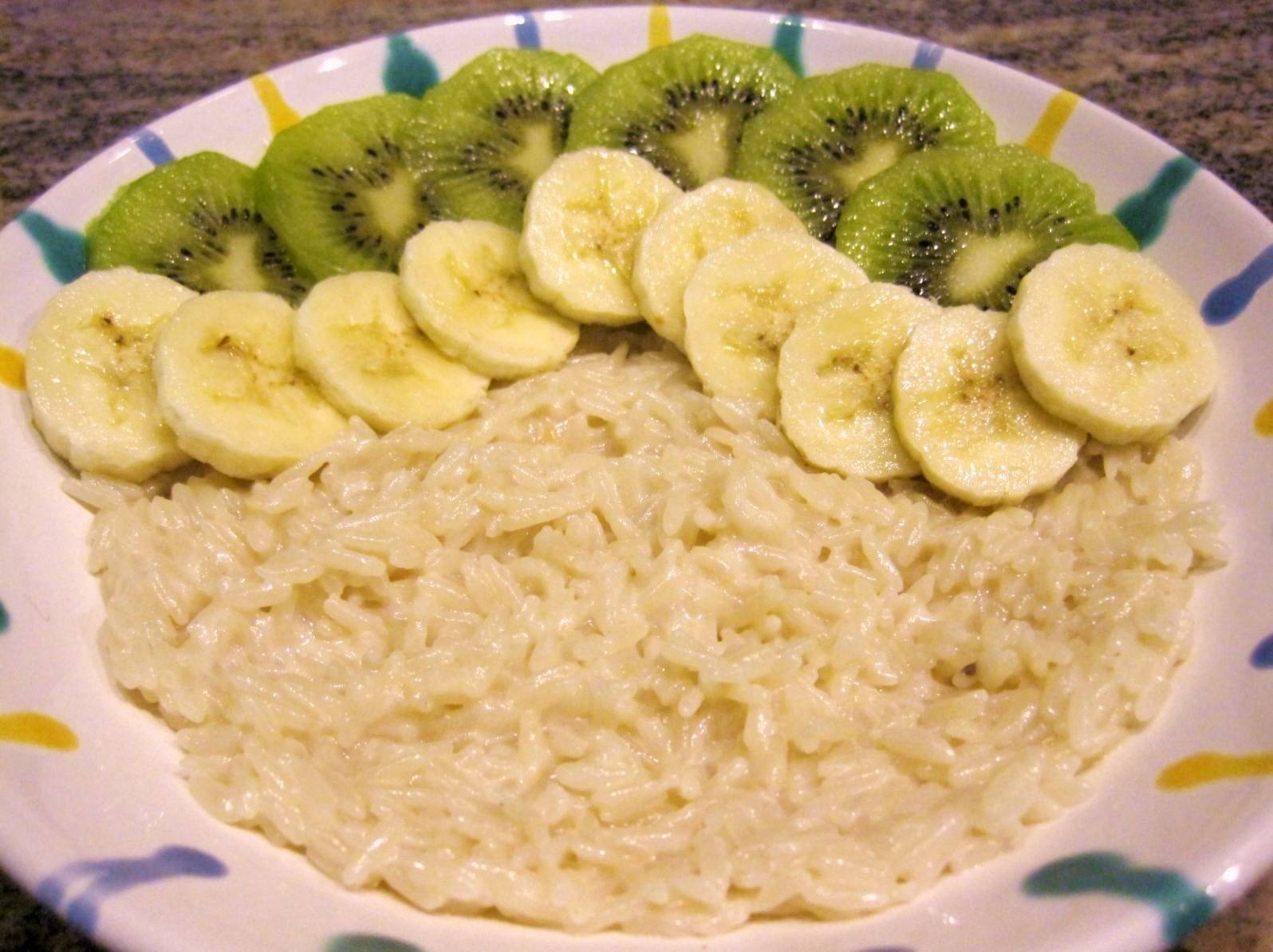 Kokosmilchreis mit Kiwi und Bananen