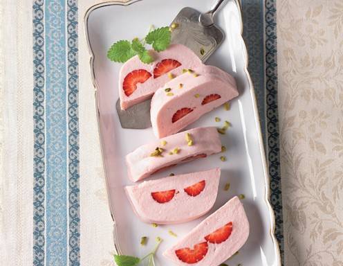 Erdbeer-Rhabarber-Terrine Rezept - ichkoche.de Erdbeer-Rhabarber-Terrine Rezept - ichkoche.de