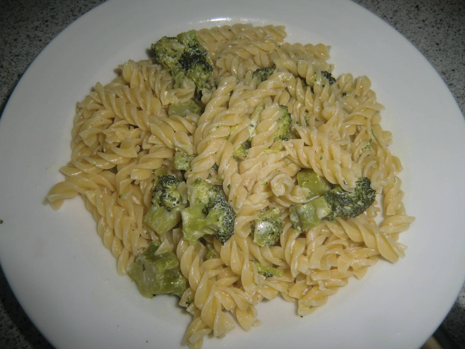 Nudeln mit Brokkolisauce Rezept - ichkoche.de