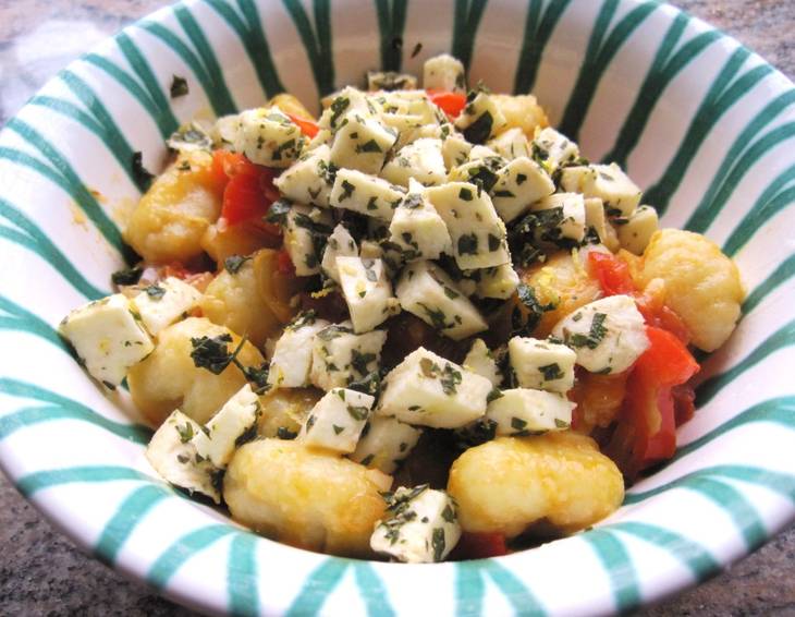 Gnocchi mit Tomaten und Mozzarella