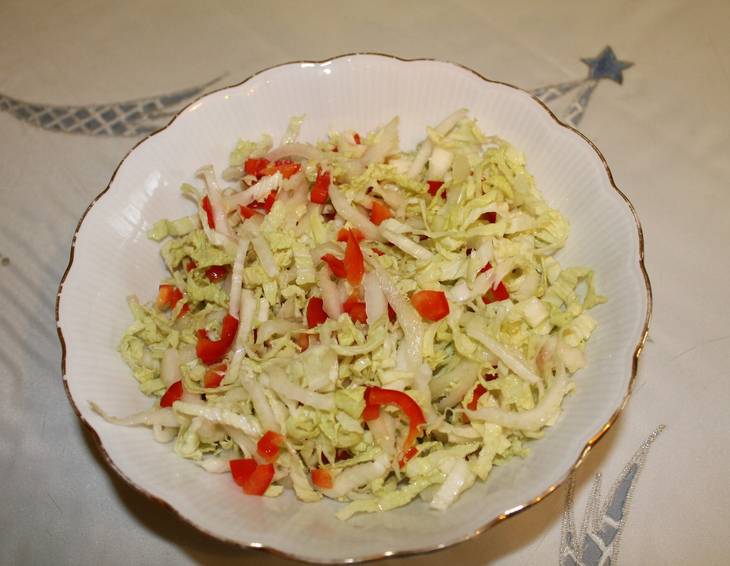 Chinakohlsalat mit Paprika Chinakohlsalat mit Paprika