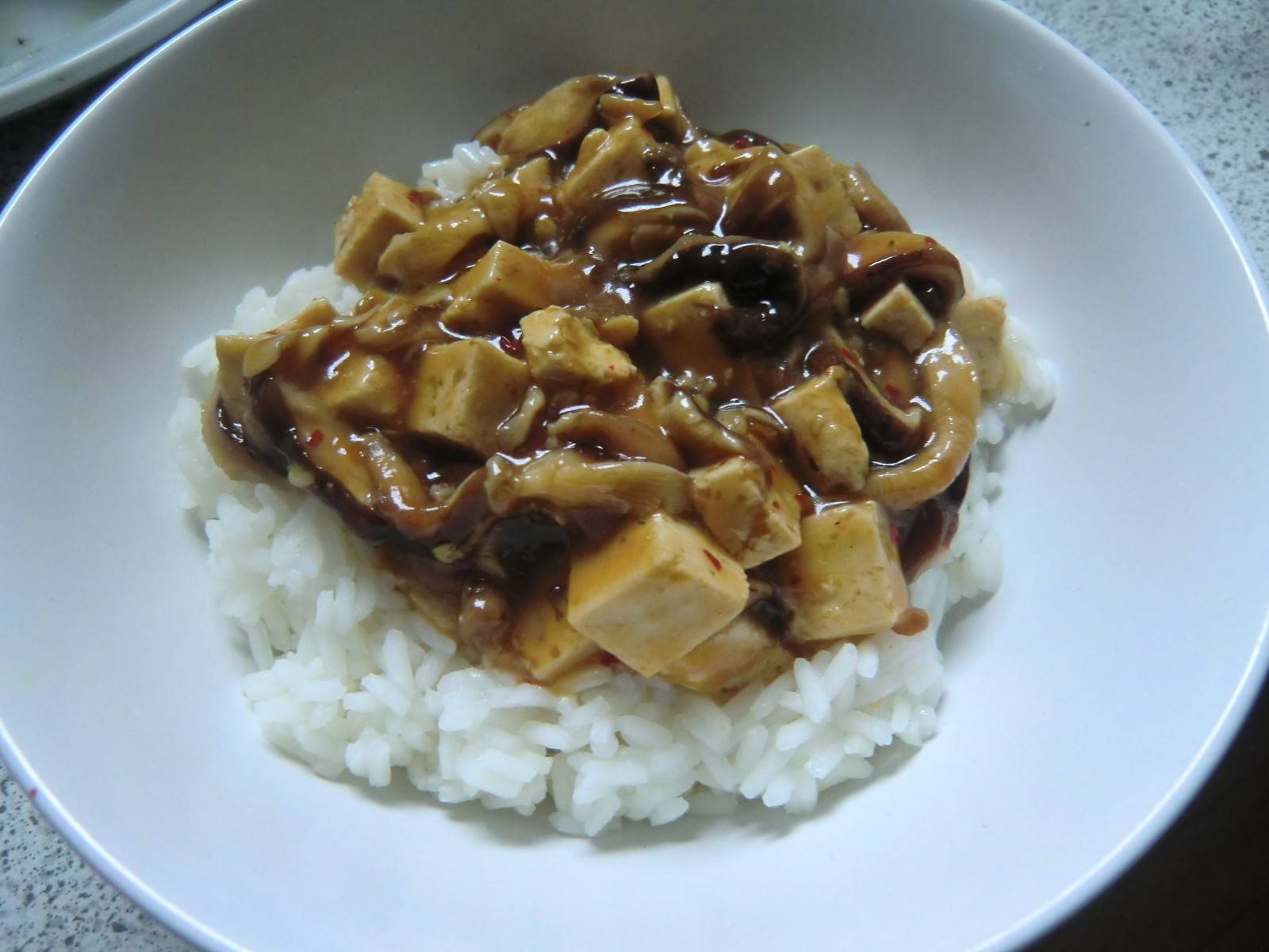 Scharfe Shitake-Tofu-Pfanne Rezept - ichkoche.de Scharfe Shitake-Tofu-Pfanne Rezept - ichkoche.de