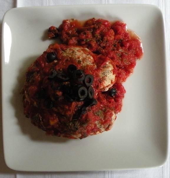 Paradeiser-Oliven-Sauce mit Hendelbrust