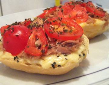 Knoblauch-Käse-Aufstrich Knoblauch-Käse-Aufstrich