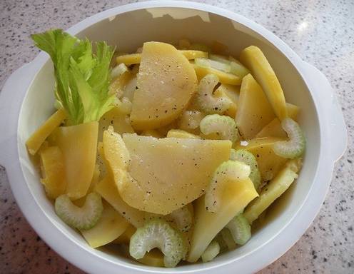 Kartoffel-Sellerie-Salat