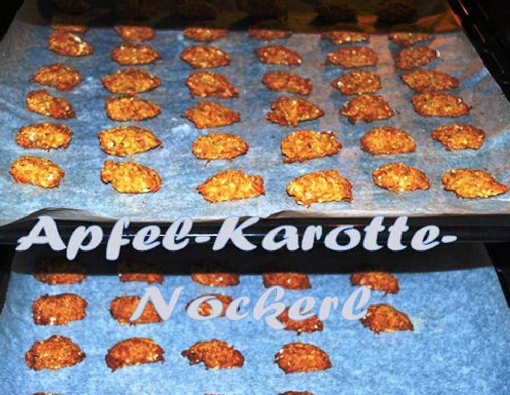 Apfel-Karotte-Nockerl für Bello & Co. Apfel-Karotte-Nockerl für Bello & Co.