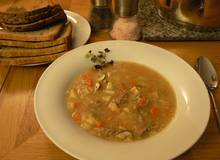 Polnische Graupensuppe - Krupnik Polnische Graupensuppe - Krupnik