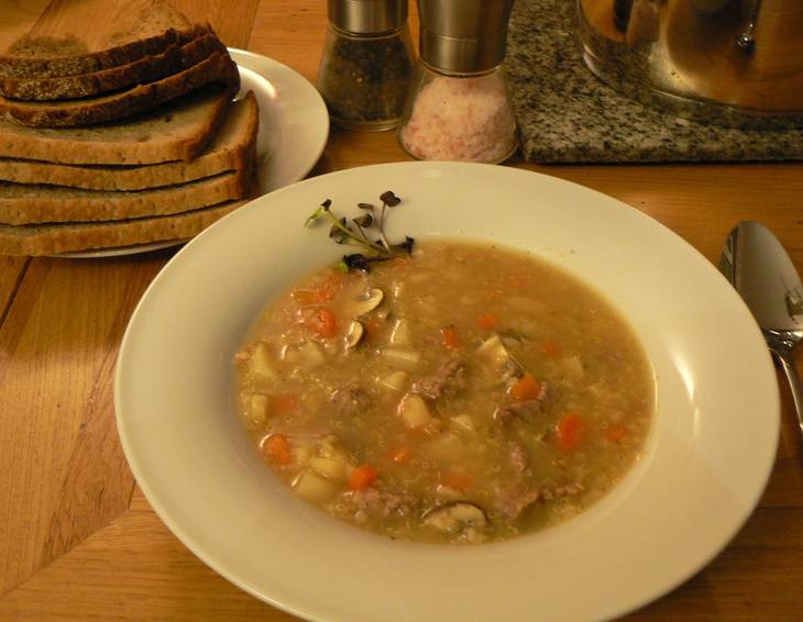 Polnische Graupensuppe - Krupnik Polnische Graupensuppe - Krupnik