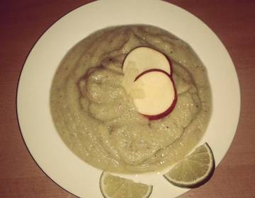 Apfel-Kiwi-Suppe mit Limetten und Ingwer Apfel-Kiwi-Suppe mit Limetten und Ingwer