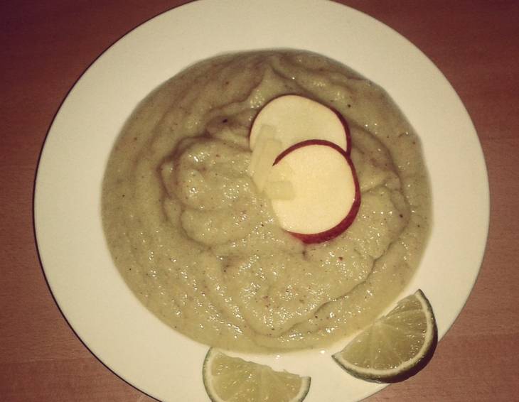 Apfel-Kiwi-Suppe mit Limetten und Ingwer Apfel-Kiwi-Suppe mit Limetten und Ingwer