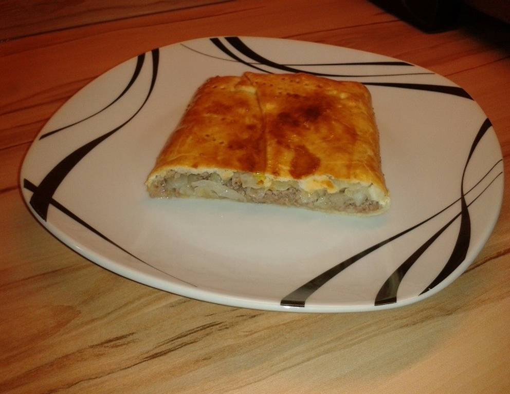 Krautstrudel mit Faschiertem Krautstrudel mit Faschiertem